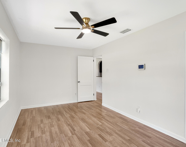5236 River Forest Drive - Photo Thumbnail 17