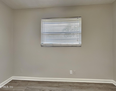 671 Custer Circle - Photo Thumbnail 10