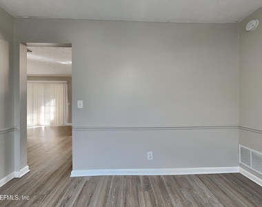 671 Custer Circle - Photo Thumbnail 2
