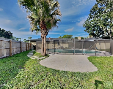 671 Custer Circle - Photo Thumbnail 16