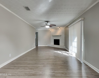 671 Custer Circle - Photo Thumbnail 1