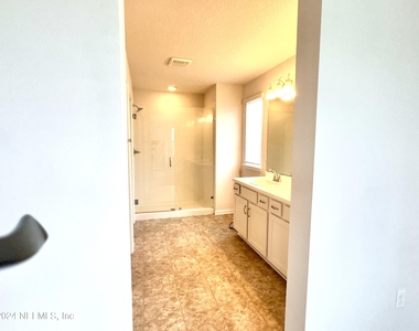 5108 Angel Lake Drive - Photo Thumbnail 13