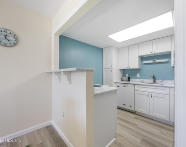 2313 Costa Verde Boulevard - Photo Thumbnail 13