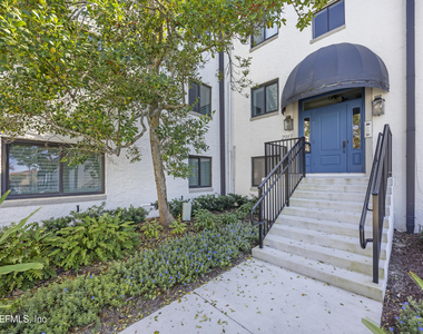 2313 Costa Verde Boulevard - Photo Thumbnail 3