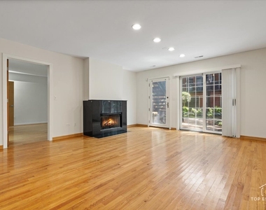1812 S Dearborn Street - Photo Thumbnail 2