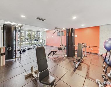 659 W Randolph Street - Photo Thumbnail 7