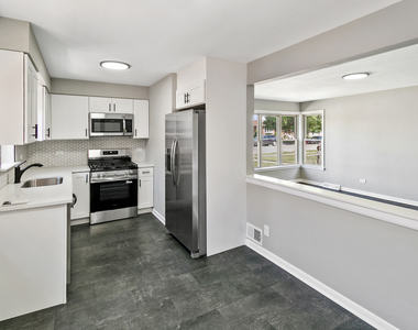 7704 Mcvicker Avenue - Photo Thumbnail 4