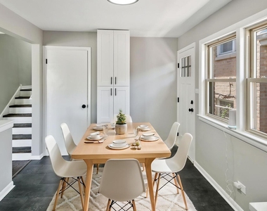 7704 Mcvicker Avenue - Photo Thumbnail 5