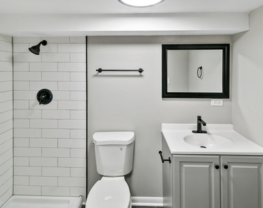 7704 Mcvicker Avenue - Photo Thumbnail 15