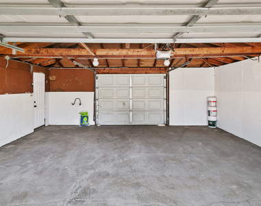 7704 Mcvicker Avenue - Photo Thumbnail 19