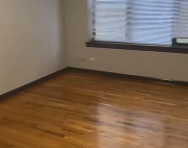 7309 S East End Avenue - Photo Thumbnail 3