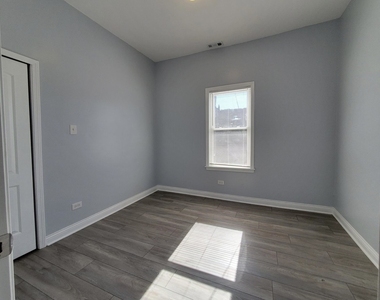 943 W 59th Street - Photo Thumbnail 9