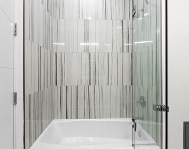 159 W North Avenue - Photo Thumbnail 5