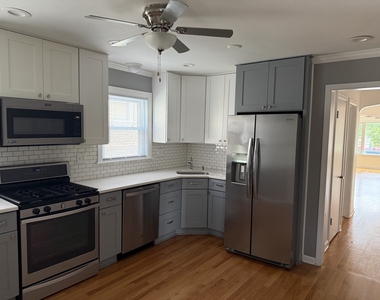 5430 W Berteau Avenue - Photo Thumbnail 6