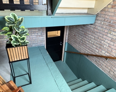5430 W Berteau Avenue - Photo Thumbnail 2