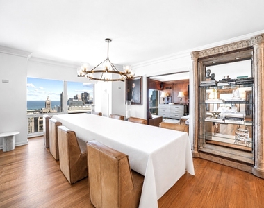 100 E Huron Street - Photo Thumbnail 7