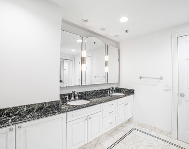 100 E Huron Street - Photo Thumbnail 30