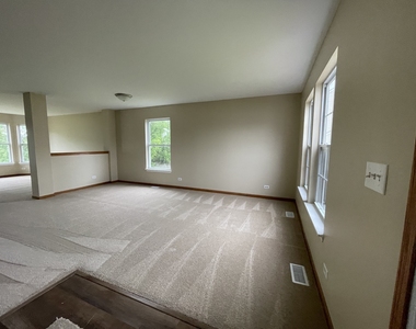 649 Linda Court - Photo Thumbnail 1