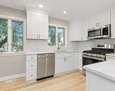 1829 Wilmette Avenue - Photo Thumbnail 13