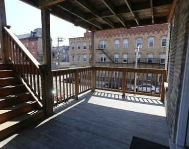 1401 N Bosworth Avenue - Photo Thumbnail 18