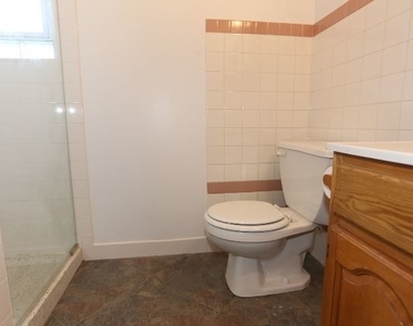 1401 N Bosworth Avenue - Photo Thumbnail 17