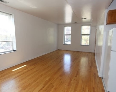 1401 N Bosworth Avenue - Photo Thumbnail 7