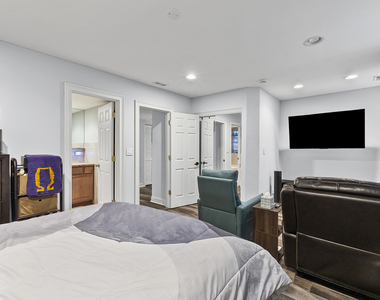5001 S King Drive - Photo Thumbnail 15