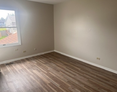 369 Kirkwood Circle - Photo Thumbnail 8
