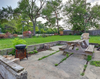 6 S Monterey Avenue - Photo Thumbnail 12