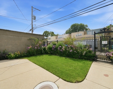 2448 N Keeler Avenue - Photo Thumbnail 10