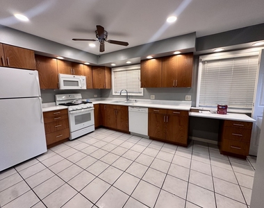 1702 W Oakton Street - Photo Thumbnail 2