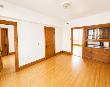 1946 N Kimball Avenue - Photo Thumbnail 7
