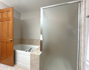 2460 Georgetown Circle - Photo Thumbnail 14