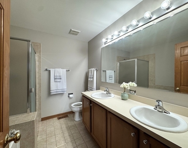 2460 Georgetown Circle - Photo Thumbnail 13