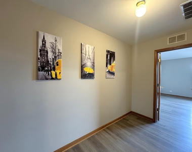 2460 Georgetown Circle - Photo Thumbnail 9