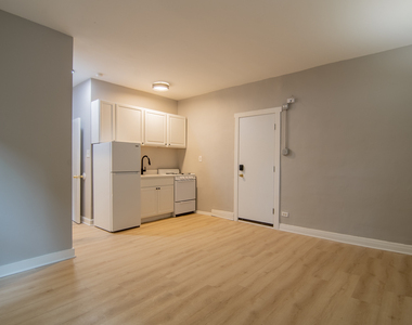 1414 W Pratt Boulevard - Photo Thumbnail 2