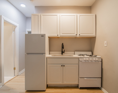 1414 W Pratt Boulevard - Photo Thumbnail 4