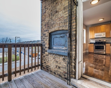 2450 W Addison Street - Photo Thumbnail 12