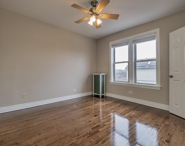 2450 W Addison Street - Photo Thumbnail 5