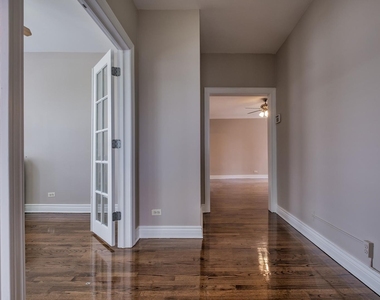 2450 W Addison Street - Photo Thumbnail 9