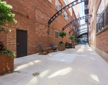 500 S Clinton Street - Photo Thumbnail 17