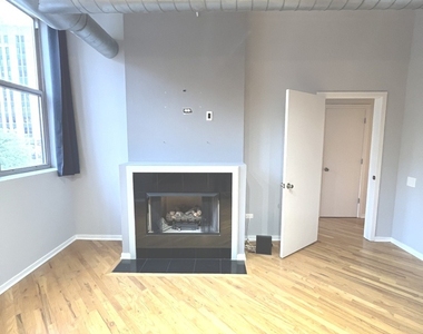 500 S Clinton Street - Photo Thumbnail 3