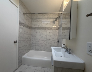 2033 W 111th Street - Photo Thumbnail 10