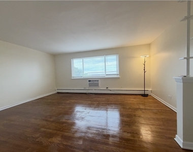 2033 W 111th Street - Photo Thumbnail 1