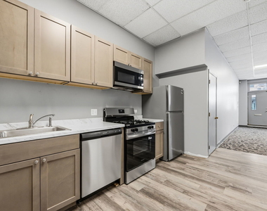 2307 W North Avenue - Photo Thumbnail 5