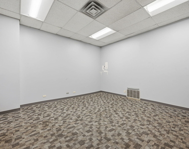 2307 W North Avenue - Photo Thumbnail 7