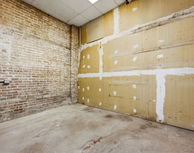 2307 W North Avenue - Photo Thumbnail 13