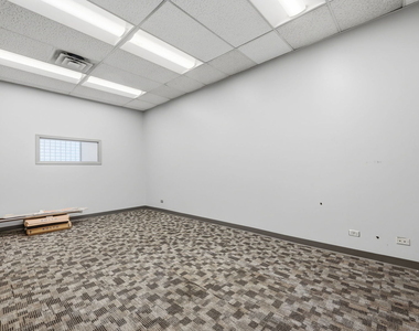 2307 W North Avenue - Photo Thumbnail 4