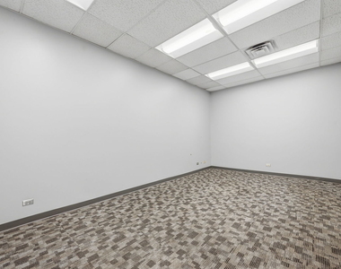 2307 W North Avenue - Photo Thumbnail 3
