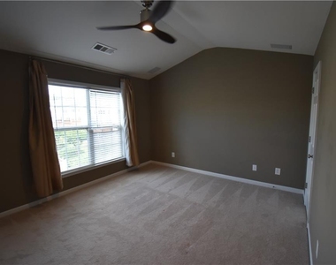 1002 Thornborough Drive - Photo Thumbnail 11